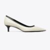 Pumps mit Double T-Schnalle und niedrigem Absatz Pumps mit Double T-Schnalle und niedrigem Absatz