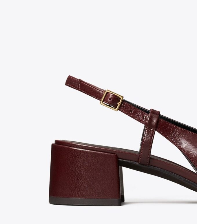 Pumps mit Kappe und Fersenriemen Pumps mit Kappe und Fersenriemen