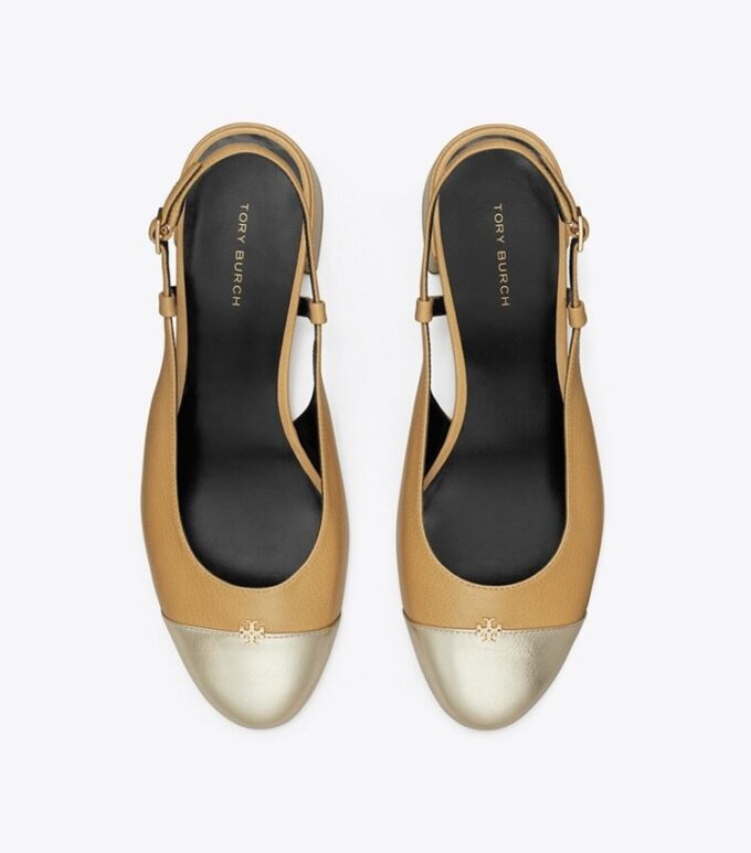 Pumps mit Kappe und Fersenriemen Pumps mit Kappe und Fersenriemen