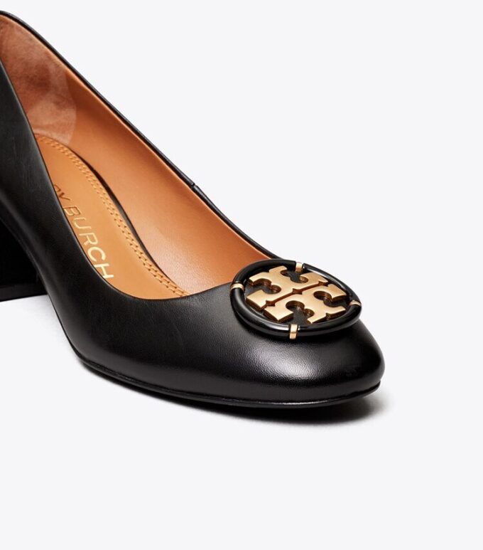Pumps mit mehreren Logos, extrabreit Pumps mit mehreren Logos, extrabreit