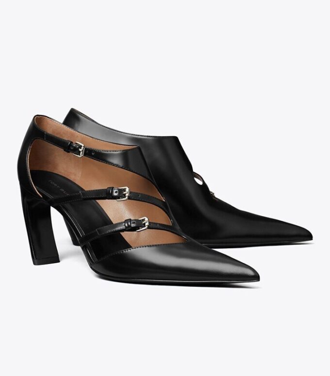Pumps mit mehreren Schnallen Pumps mit mehreren Schnallen