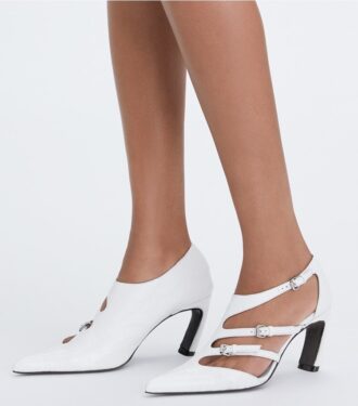 Pumps mit mehreren Schnallen