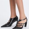 Pumps mit mehreren Schnallen Pumps mit mehreren Schnallen