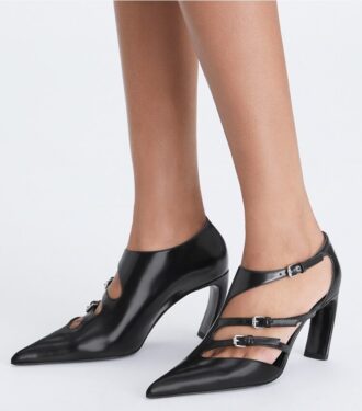 Pumps mit mehreren Schnallen