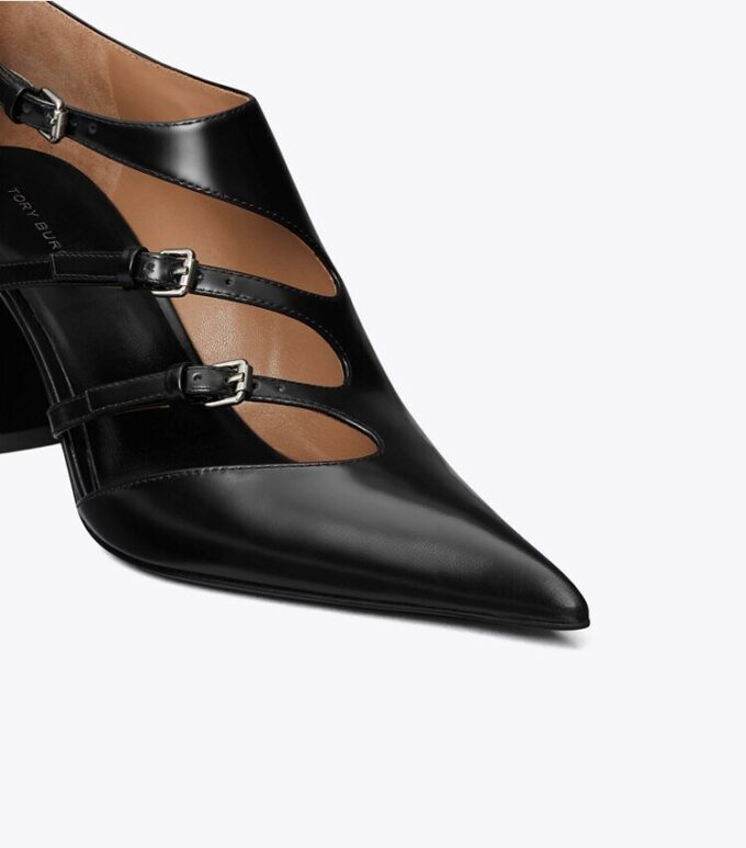 Pumps mit mehreren Schnallen Pumps mit mehreren Schnallen