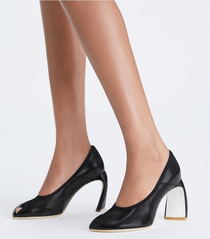 Pumps mit offener Spitze Pumps mit offener Spitze