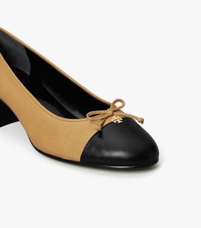 Pumps mit Zehenkappe Pumps mit Zehenkappe