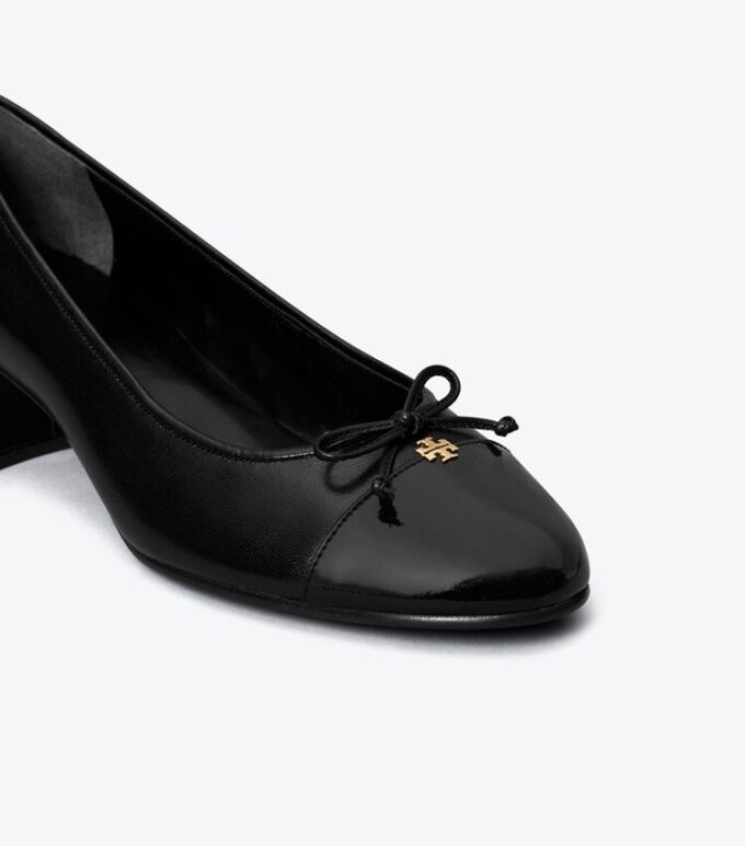 Pumps mit Zehenkappe Pumps mit Zehenkappe