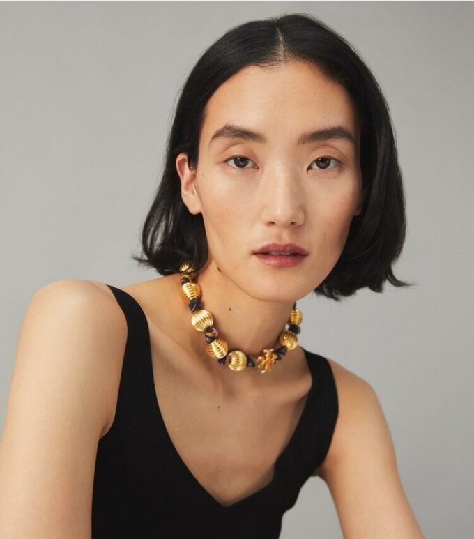 Roxanne-Halskette mit geriffelten Perlen Roxanne-Halskette mit geriffelten Perlen