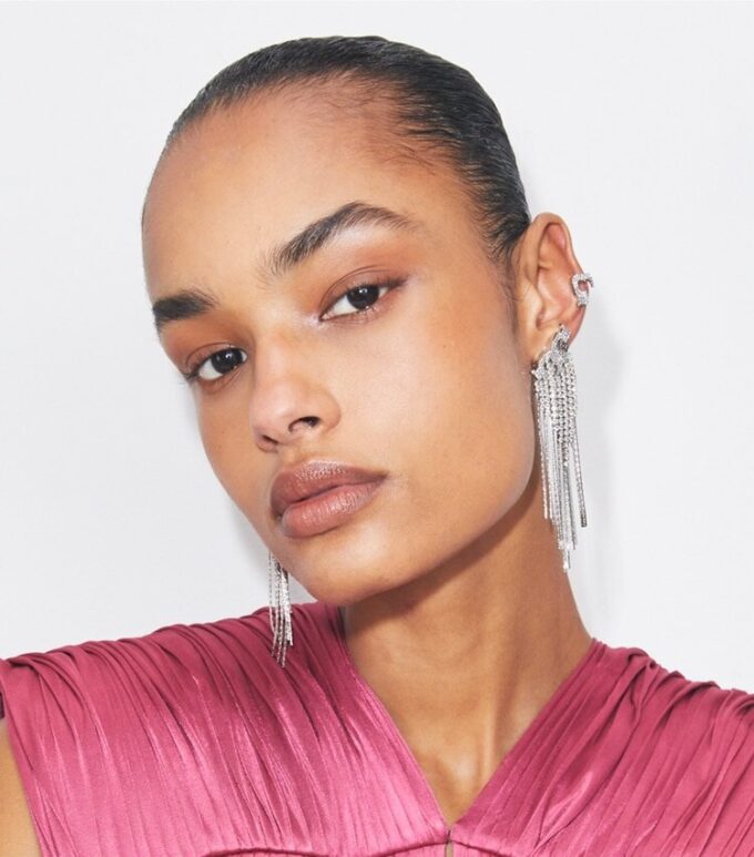 Runway Pavé Serif T Clip-On Ohrringe Runway Pavé Serif T Clip-On Ohrringe