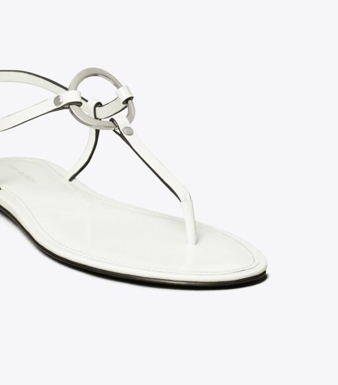 Sandale mit T-Riemen und Ring Sandale mit T-Riemen und Ring