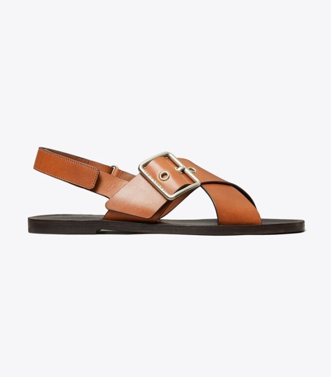 Sandalen mit gekreuzten Riemen Sandalen mit gekreuzten Riemen