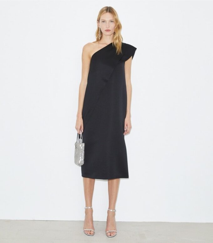 Satin-Cape-Kleid Satin-Cape-Kleid