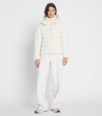 Satin-Daunenjacke mit Gürtel