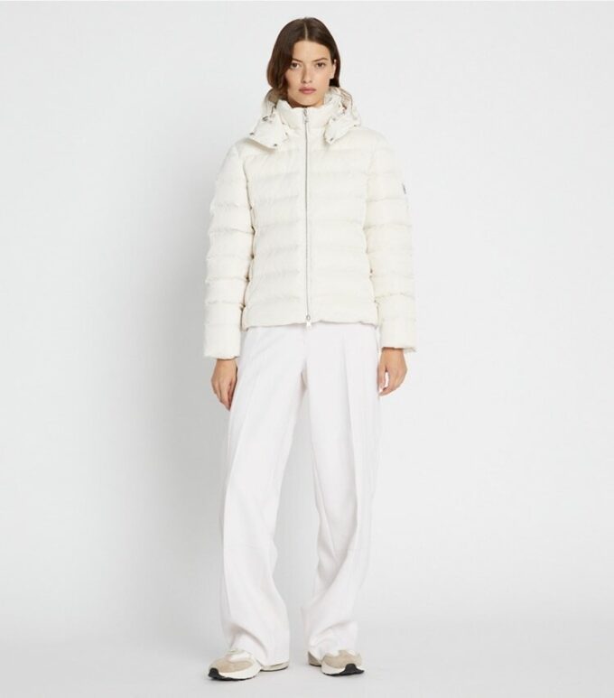 Satin-Daunenjacke mit Gürtel Satin-Daunenjacke mit Gürtel