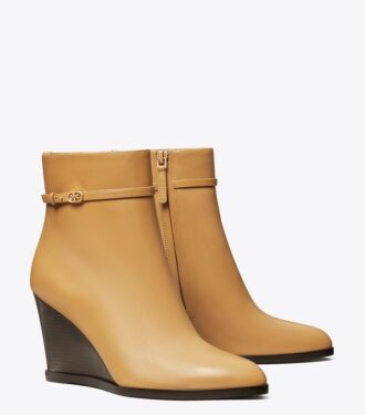 Stiefelette mit Double T-Schnalle