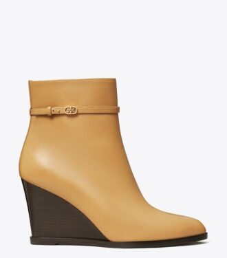 Stiefelette mit Double T-Schnalle