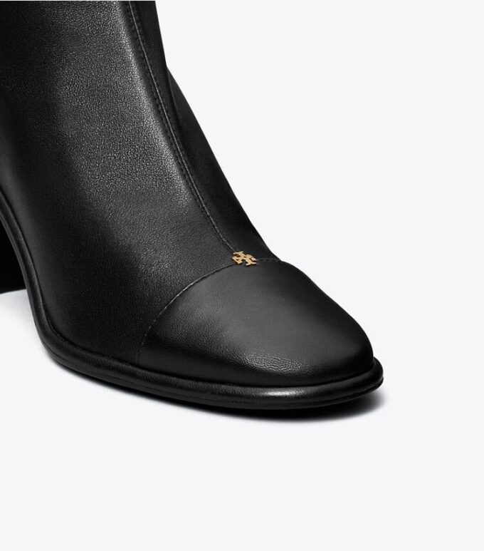 Stiefelette mit Kappe und Absatz Stiefelette mit Kappe und Absatz
