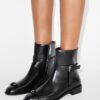Stiefelette mit mehreren Schnallen Stiefelette mit mehreren Schnallen