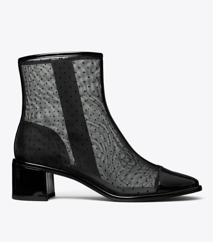 Stiefelette mit niedriger Ferse und Zehenkappe Stiefelette mit niedriger Ferse und Zehenkappe