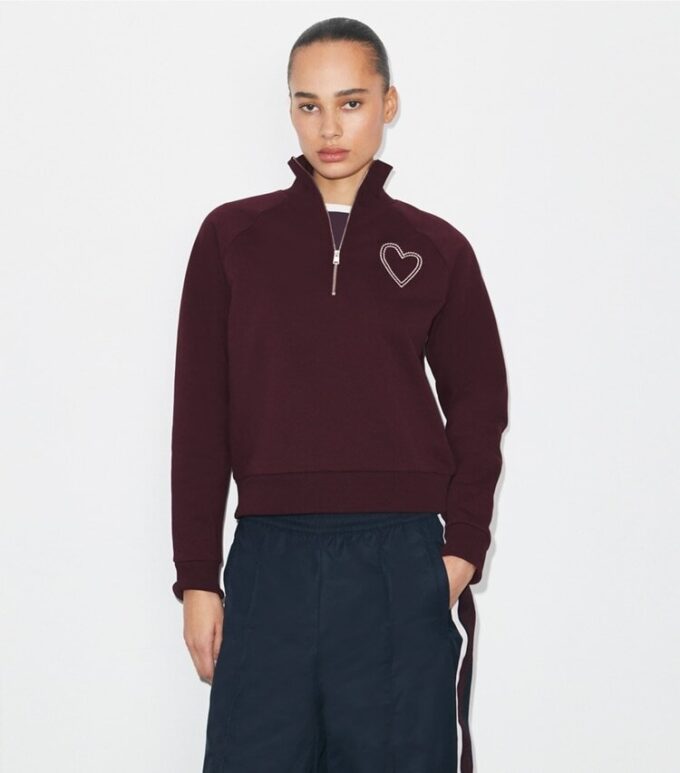 Sweatshirt aus French Terry mit Ziernähten in Herzform Sweatshirt aus French Terry mit Ziernähten in Herzform