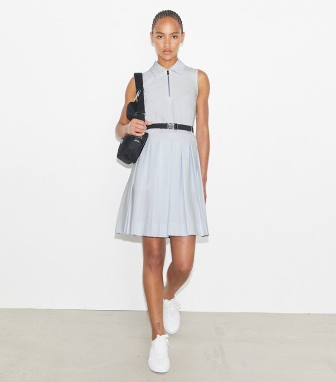 T Monogram Jacquard Plissee-Golfkleid T Monogram Jacquard Plissee-Golfkleid