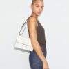 T Monogram Pebbled Schultertasche T Monogram Pebbled Schultertasche