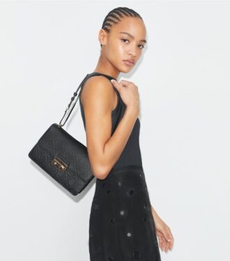 T Monogram Pebbled Schultertasche
