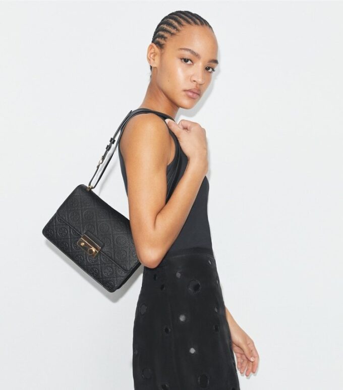 T Monogram Pebbled Schultertasche T Monogram Pebbled Schultertasche