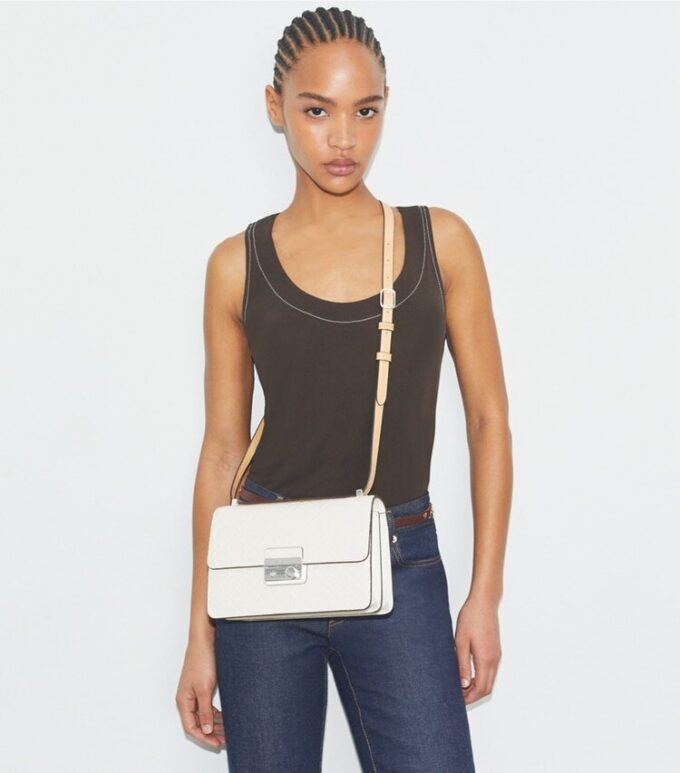 T Monogram Pebbled Schultertasche T Monogram Pebbled Schultertasche