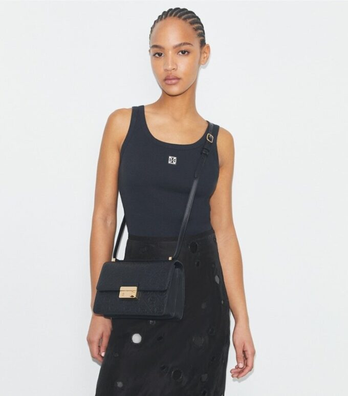 T Monogram Pebbled Schultertasche T Monogram Pebbled Schultertasche