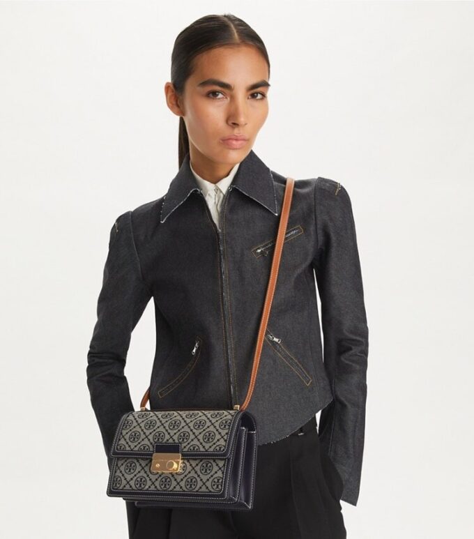 T Monogram Schultertasche T Monogram Schultertasche