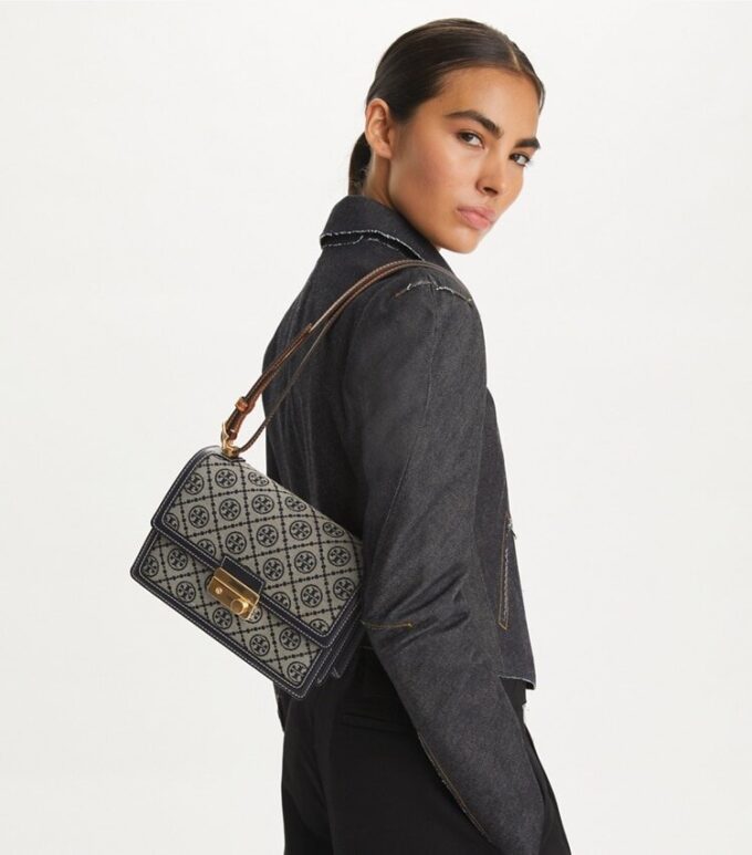 T Monogram Schultertasche T Monogram Schultertasche