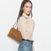 T Monogram-Schultertasche aus Wildleder T Monogram-Schultertasche aus Wildleder