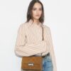 T Monogram-Schultertasche aus Wildleder T Monogram-Schultertasche aus Wildleder