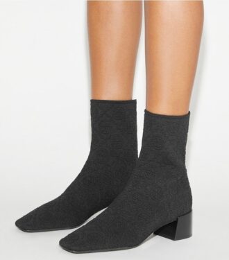 T Monogram Stretch-Stiefelette