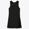 Tenniskleid aus Funktionsjersey mit Seitenschlitz Tenniskleid aus Funktionsjersey mit Seitenschlitz