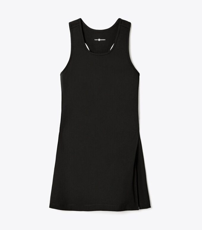 Tenniskleid aus Funktionsjersey mit Seitenschlitz Tenniskleid aus Funktionsjersey mit Seitenschlitz