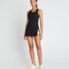 Tenniskleid aus Funktionsjersey mit Seitenschlitz Tenniskleid aus Funktionsjersey mit Seitenschlitz