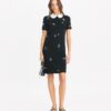 Verziertes Popeline-Kragen-Strickkleid Verziertes Popeline-Kragen-Strickkleid
