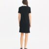 Verziertes Popeline-Kragen-Strickkleid Verziertes Popeline-Kragen-Strickkleid