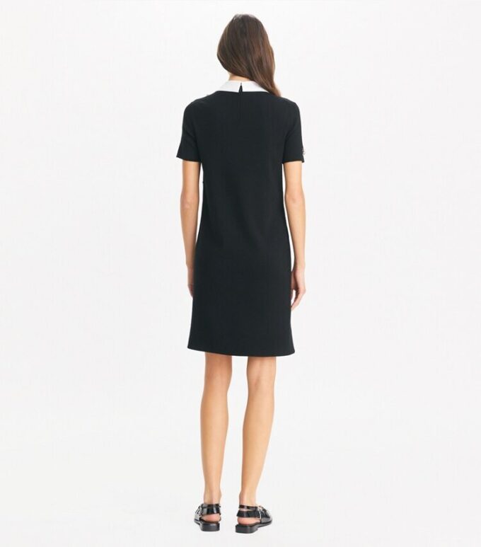 Verziertes Popeline-Kragen-Strickkleid Verziertes Popeline-Kragen-Strickkleid