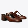 Violette Pantolette mit T-Riemchen und Absatz Violette Pantolette mit T-Riemchen und Absatz