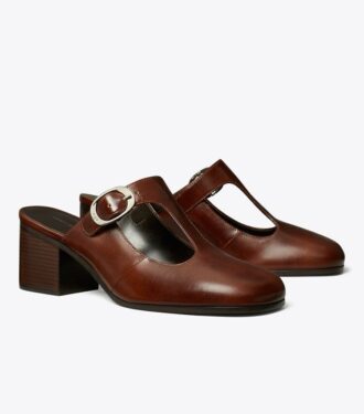Violette Pantolette mit T-Riemchen und Absatz Violette Pantolette mit T-Riemchen und Absatz