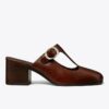 Violette Pantolette mit T-Riemchen und Absatz Violette Pantolette mit T-Riemchen und Absatz