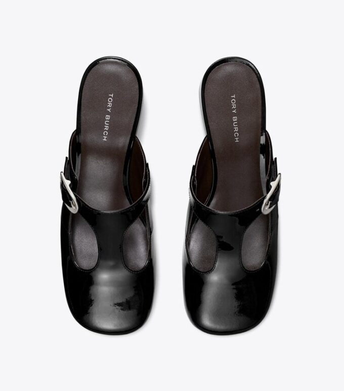 Violette Pantolette mit T-Riemchen und Absatz Violette Pantolette mit T-Riemchen und Absatz
