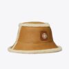 Wendbarer Bucket Hat aus Lammfell Wendbarer Bucket Hat aus Lammfell