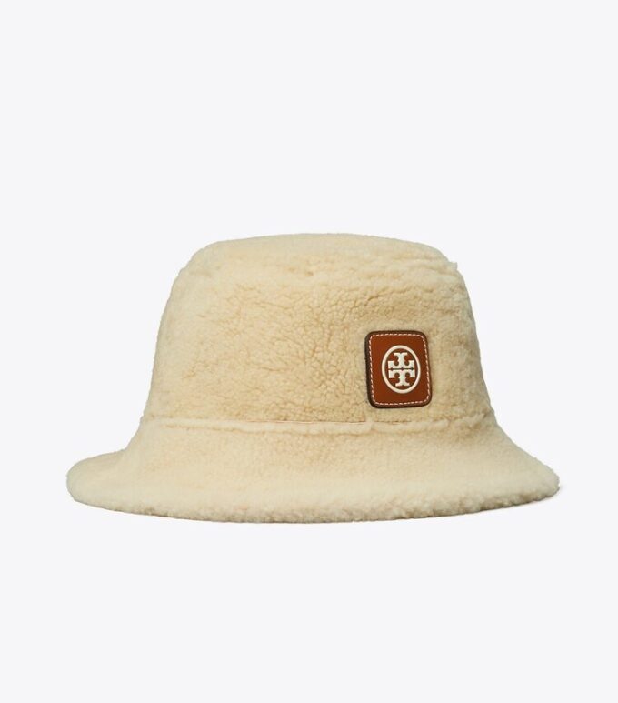 Wendbarer Bucket Hat aus Lammfell Wendbarer Bucket Hat aus Lammfell