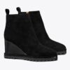 Wildleder-Stiefel mit Logo-Profilsohle und Keilabsatz Wildleder-Stiefel mit Logo-Profilsohle und Keilabsatz