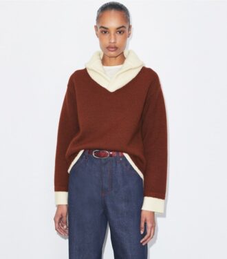 Wollpullover mit kontrastierendem Kragen